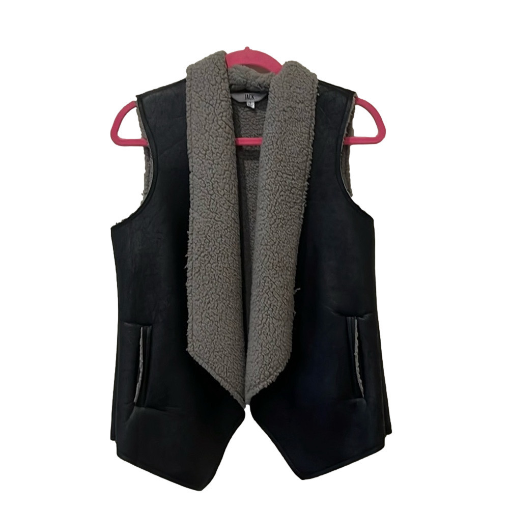 Jack by BB Dakota faux leather fur vest, large 🔵